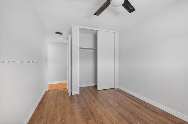 Building Photo - 371 SW 8th St