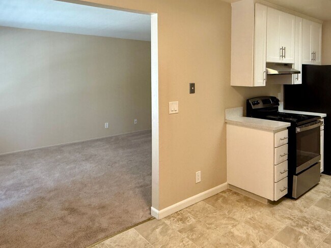 Building Photo - Bright and Updated 1 Bedroom 1 Bath Upstairs Apartment in Sunnyvale