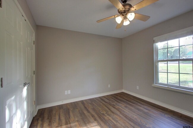 Building Photo - 720 Tennessee Acres Dr