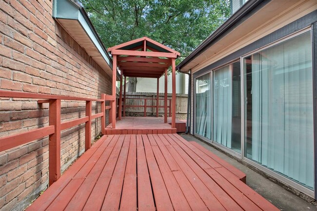 Building Photo - 16038 Rustic Sands Dr