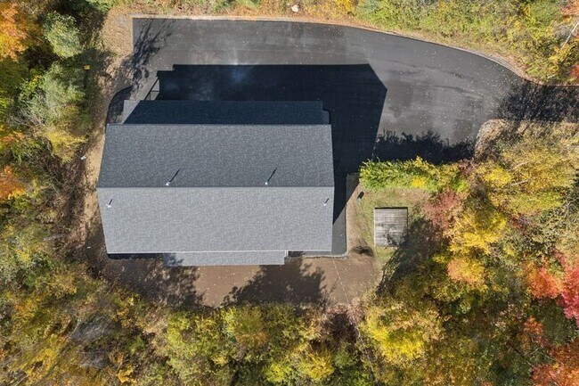 Building Photo - 16 Blacksmith Rd