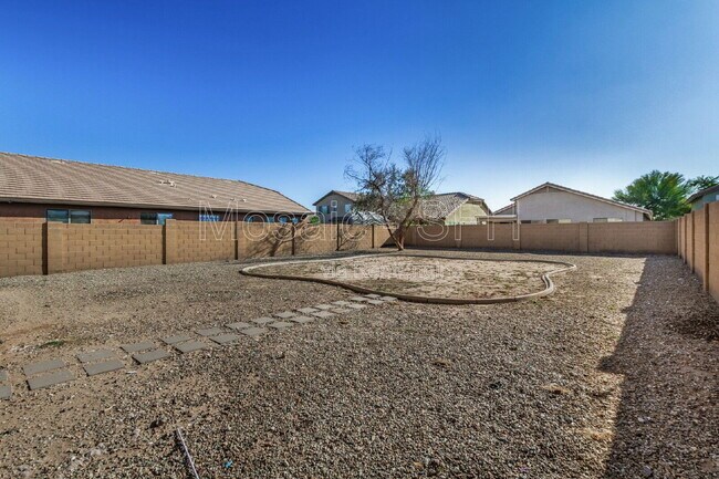 Building Photo - 5215 W Hasan Dr