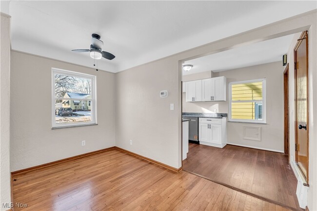 Building Photo - 12521 Park Knoll Dr