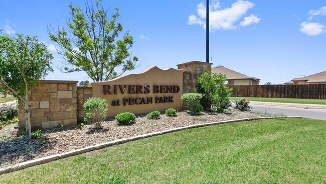 Building Photo - 208 Trailside Ln