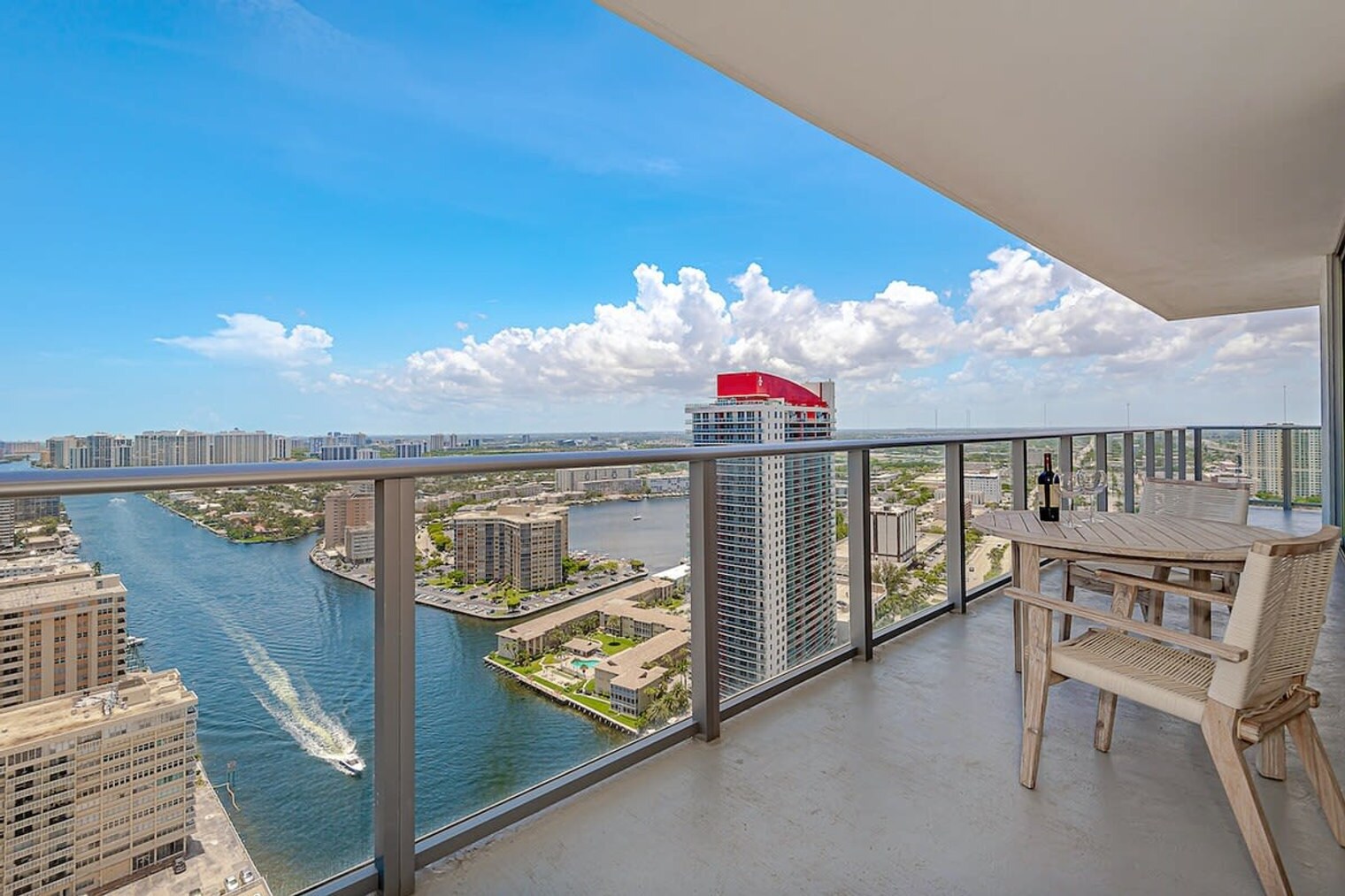 Building Photo - 4010 S Ocean Dr
