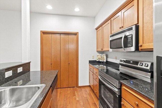 Building Photo - 3126 Alameda St