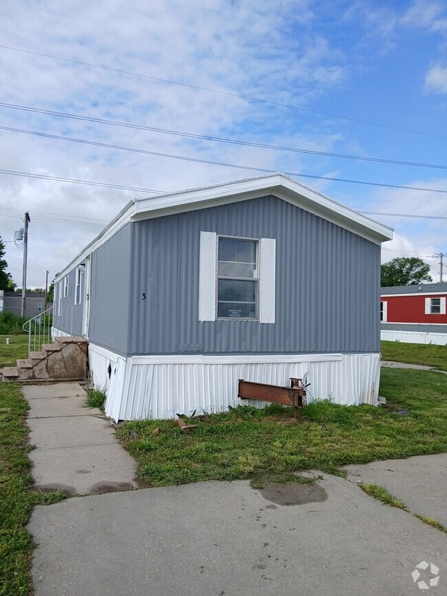 Building Photo - Mobile Home For Sale