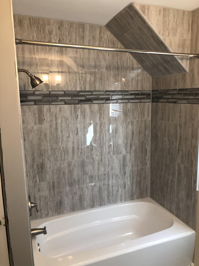 Building Photo - 4067 Paxton Blvd