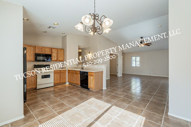 Building Photo - 7623 S Meadow Spring Way