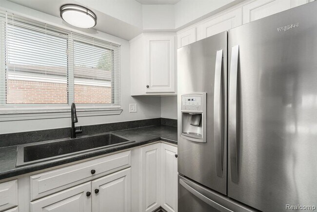 Building Photo - 13103 Iowa Dr