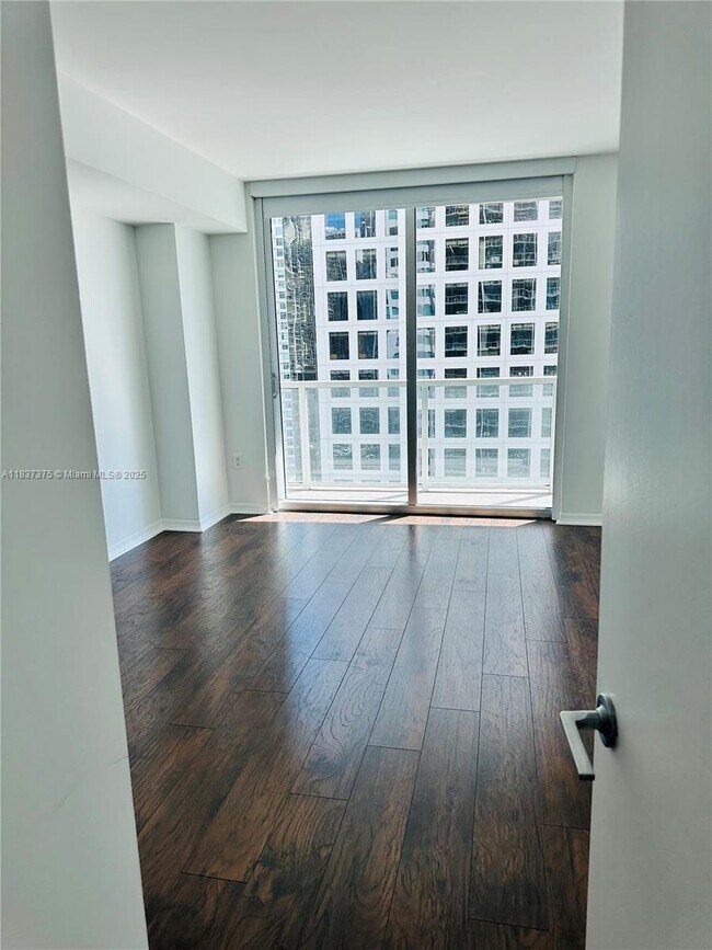 Building Photo - 500 Brickell Ave