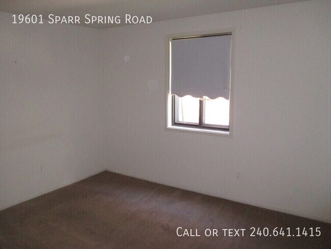 Building Photo - 19601 Sparr Spring Rd