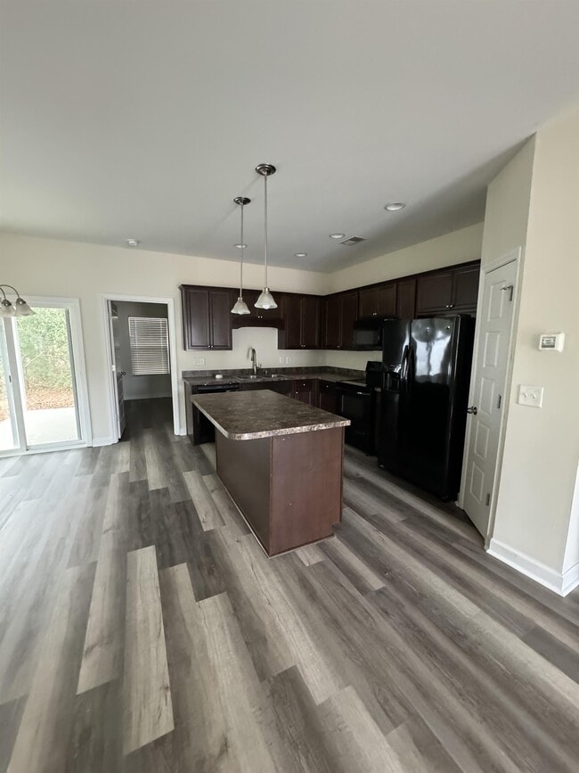 Building Photo - 6733 Wisteria Dr