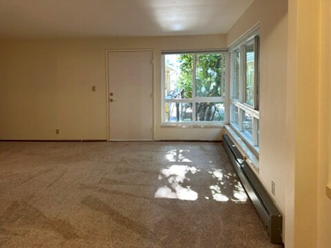 Building Photo - 922 10th Ave E