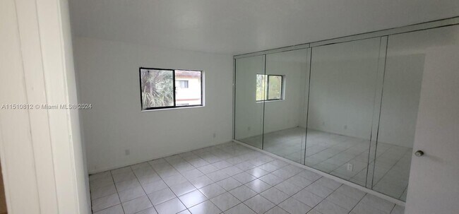 Building Photo - 4351 NW 19th St