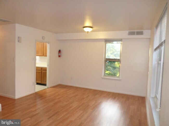 Building Photo - 1433 A St NE
