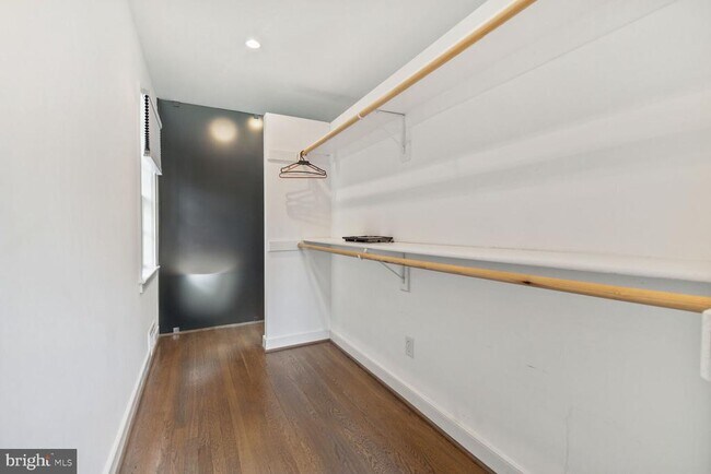 Building Photo - 3712 Fordham Rd NW