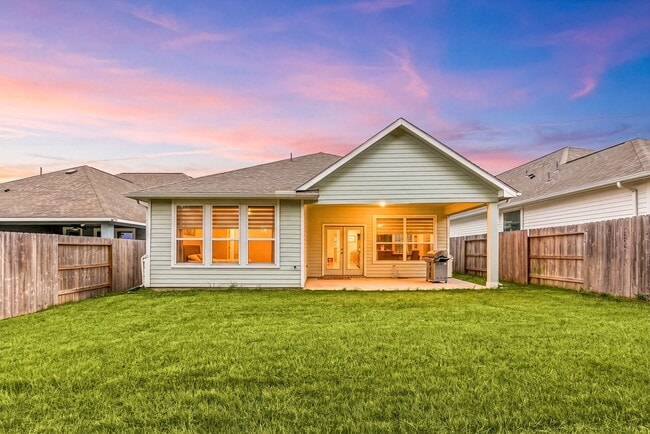 Building Photo - 33142 School Hl Rd