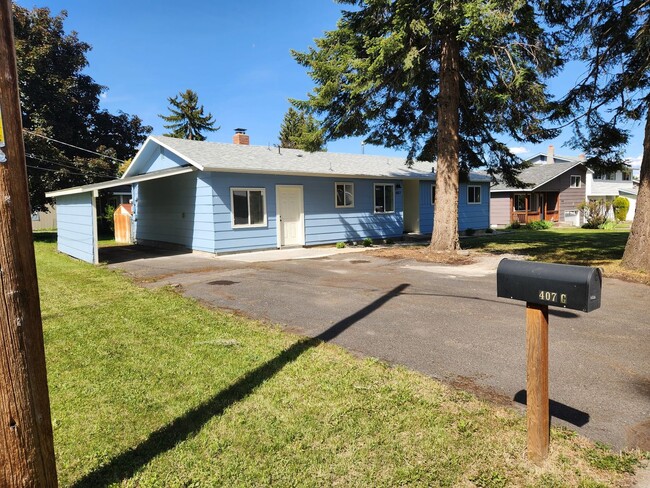 Building Photo - 407 G Ave