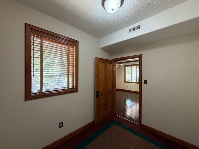 Building Photo - Beautiful 3 Bedroom Single Story Custom Home Plus Office Available Near Tramway Blvd NE & I-40!