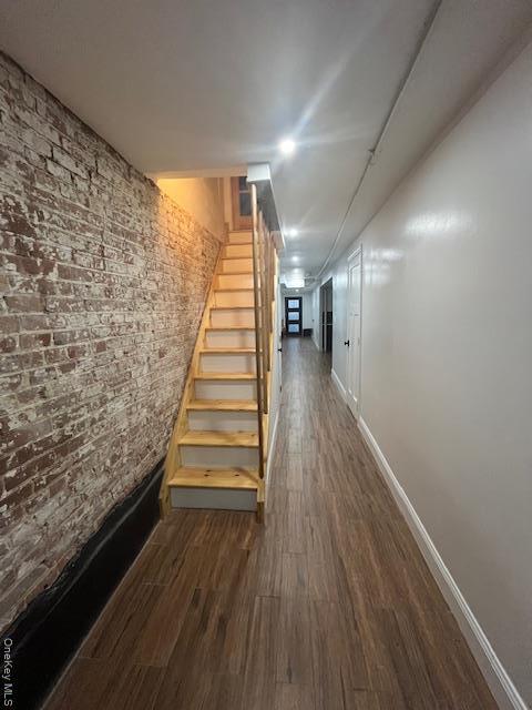 Building Photo - 46 Weirfield St