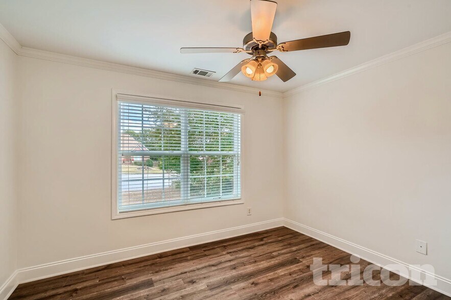 Building Photo - 612 Peach Pl