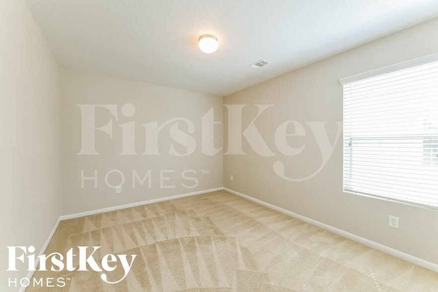 Building Photo - 9909 Hyacinth Way