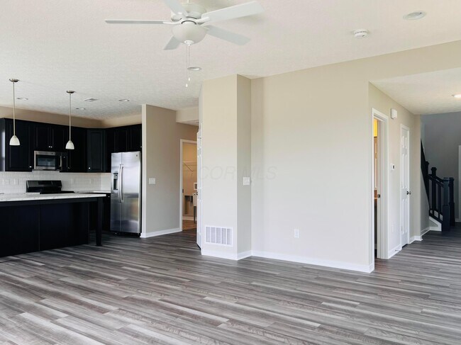 Building Photo - 7101 Unitas Lp