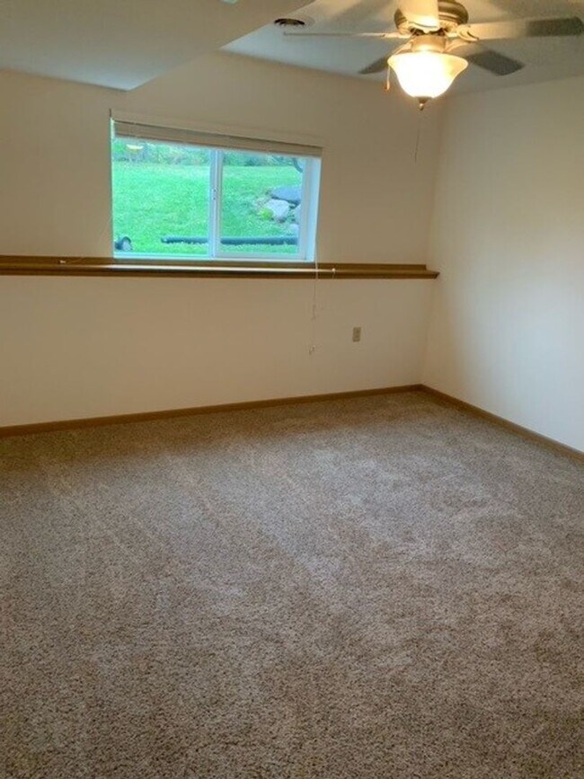 Building Photo - Lexington Duplex
