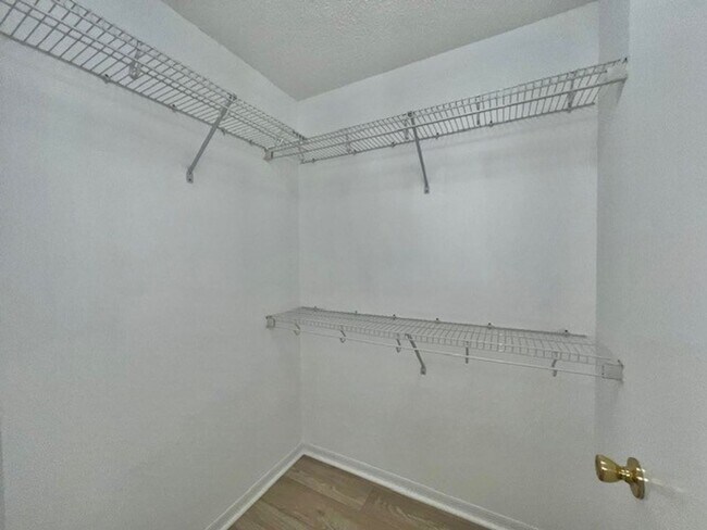 Building Photo - Welcome Home! Updated flooring & fresh interior paint! Move in OCTOBER! Beautiful 3X2 with attach...