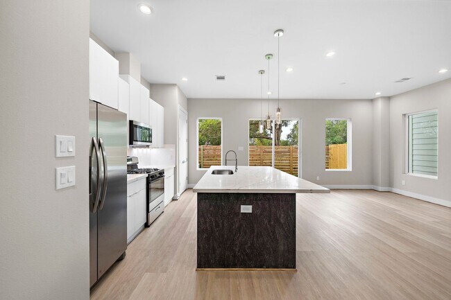 Building Photo - 3 Bed 2.5 Bath New Construction Available NOW!