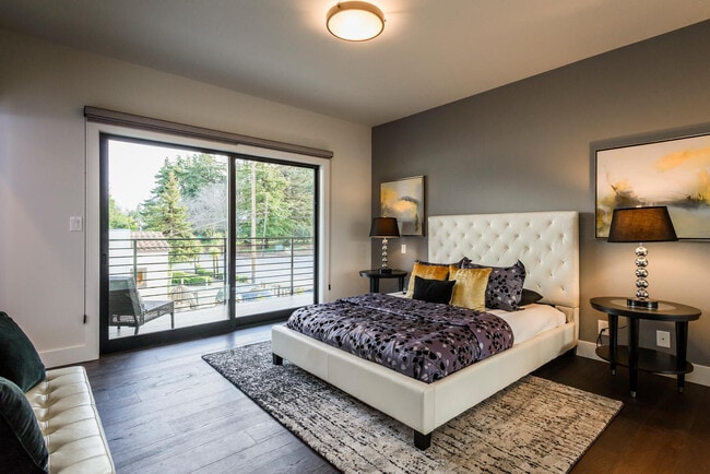 Building Photo - 668 N El Camino Real