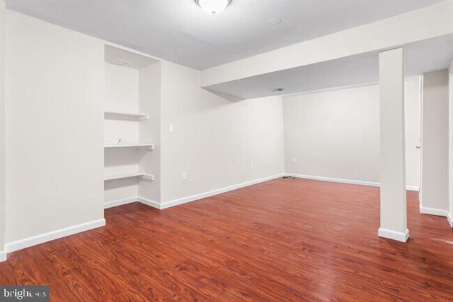 Building Photo - 2807 Falling Brook Terrace