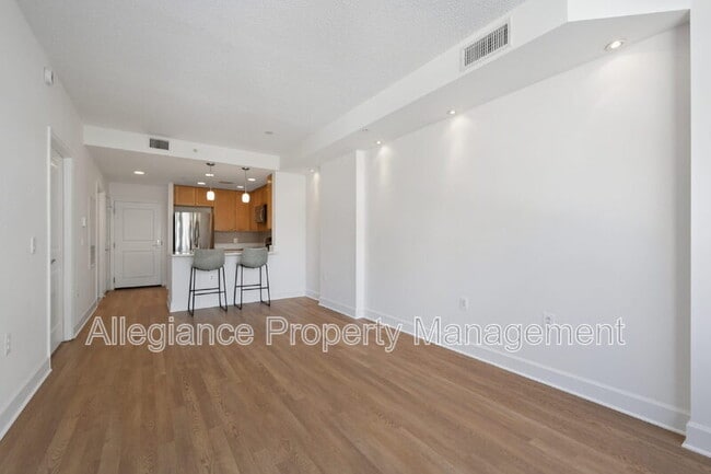 Building Photo - 3600 S Glebe Rd