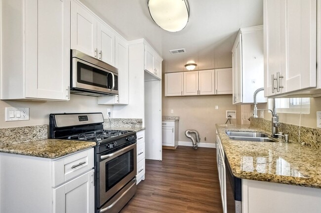 Building Photo - 55+Community Available Rental NOW!! Costa ...