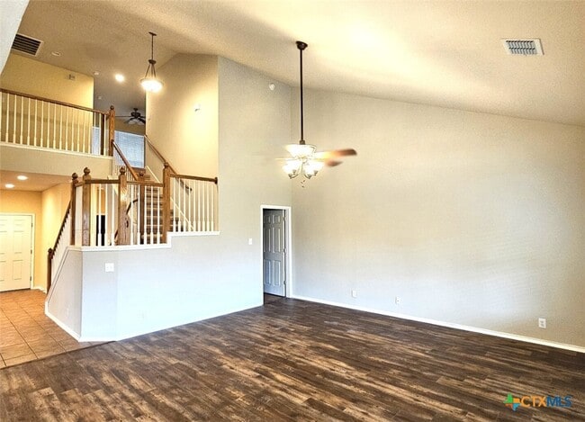 Building Photo - 400 Apache Ledge