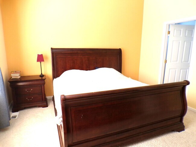 Building Photo - Cozy Hidden Gem in the Heart of Lakewood! ...