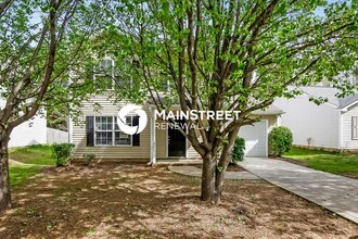 Building Photo - 3 Bedroom Pet-Friendly Home in Charlotte, NC with Main Street Renewal