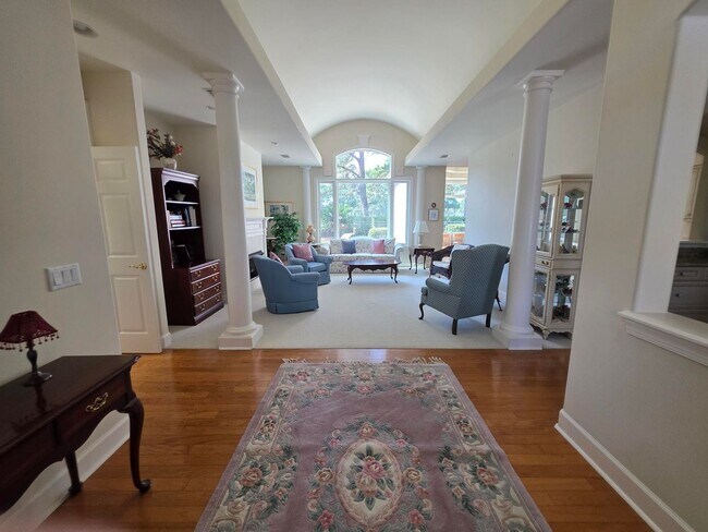 Building Photo - Hilton Head Plantation home