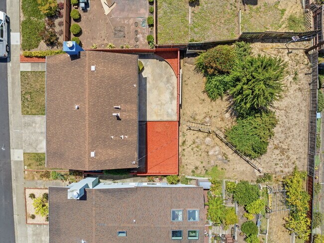 Building Photo - 435 Alhambra Rd