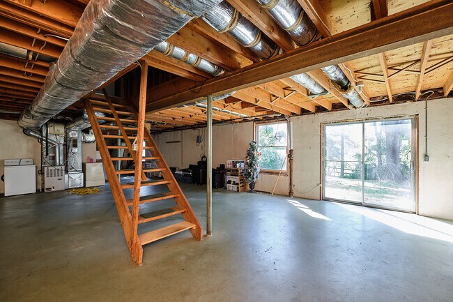 Building Photo - 9124 Orchard Brook Dr