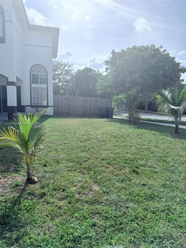 Building Photo - 20318 SW 87th Ct