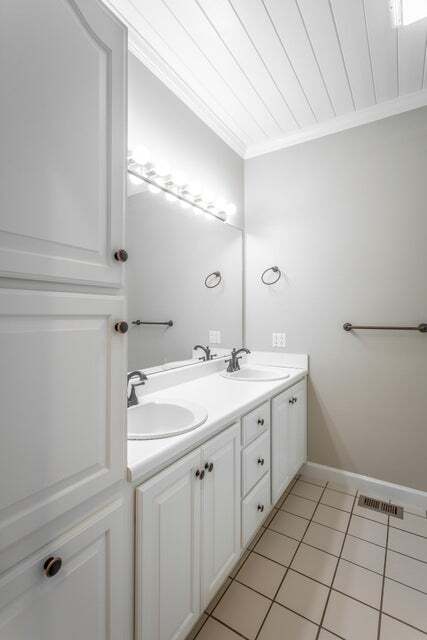 Building Photo - 8517 Horseshoe Bend Ln