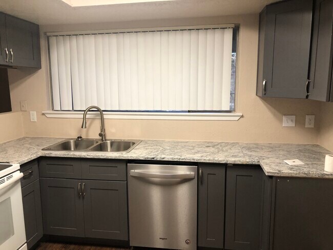 Building Photo - 4414 Monteith Dr