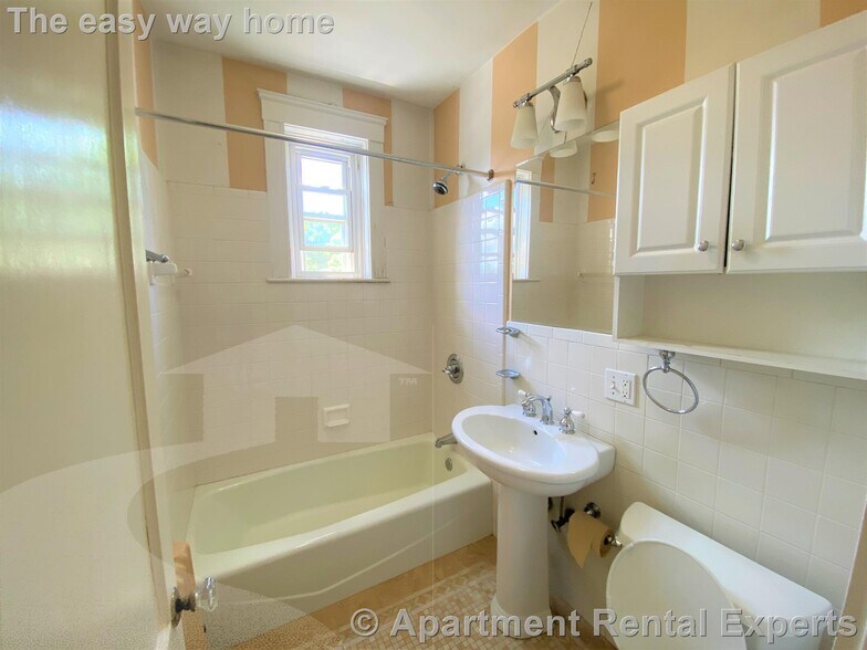 Building Photo - 520 High St