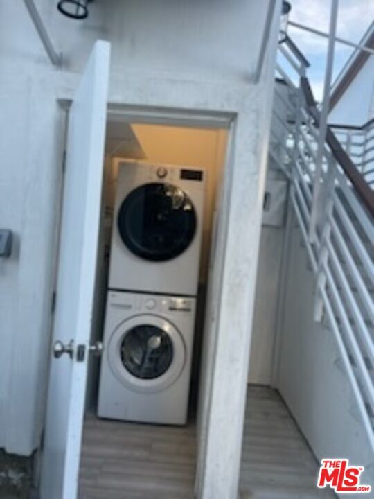 Building Photo - 15524 Sylvan St