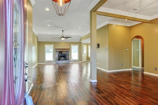 Building Photo - 3815 Sumner Ct