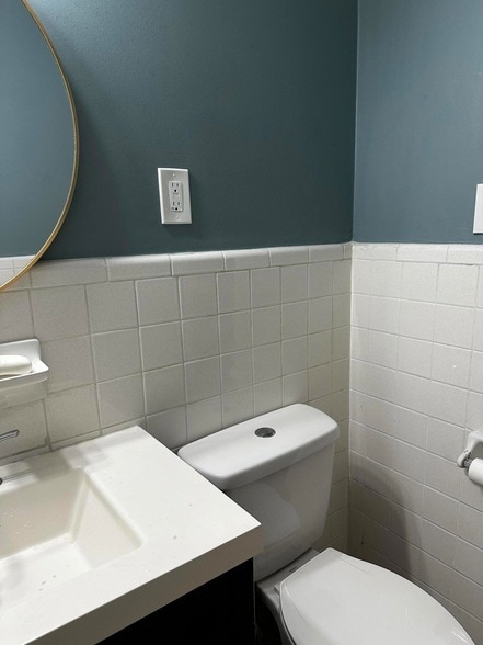 Building Photo - 336 N Gray Ave