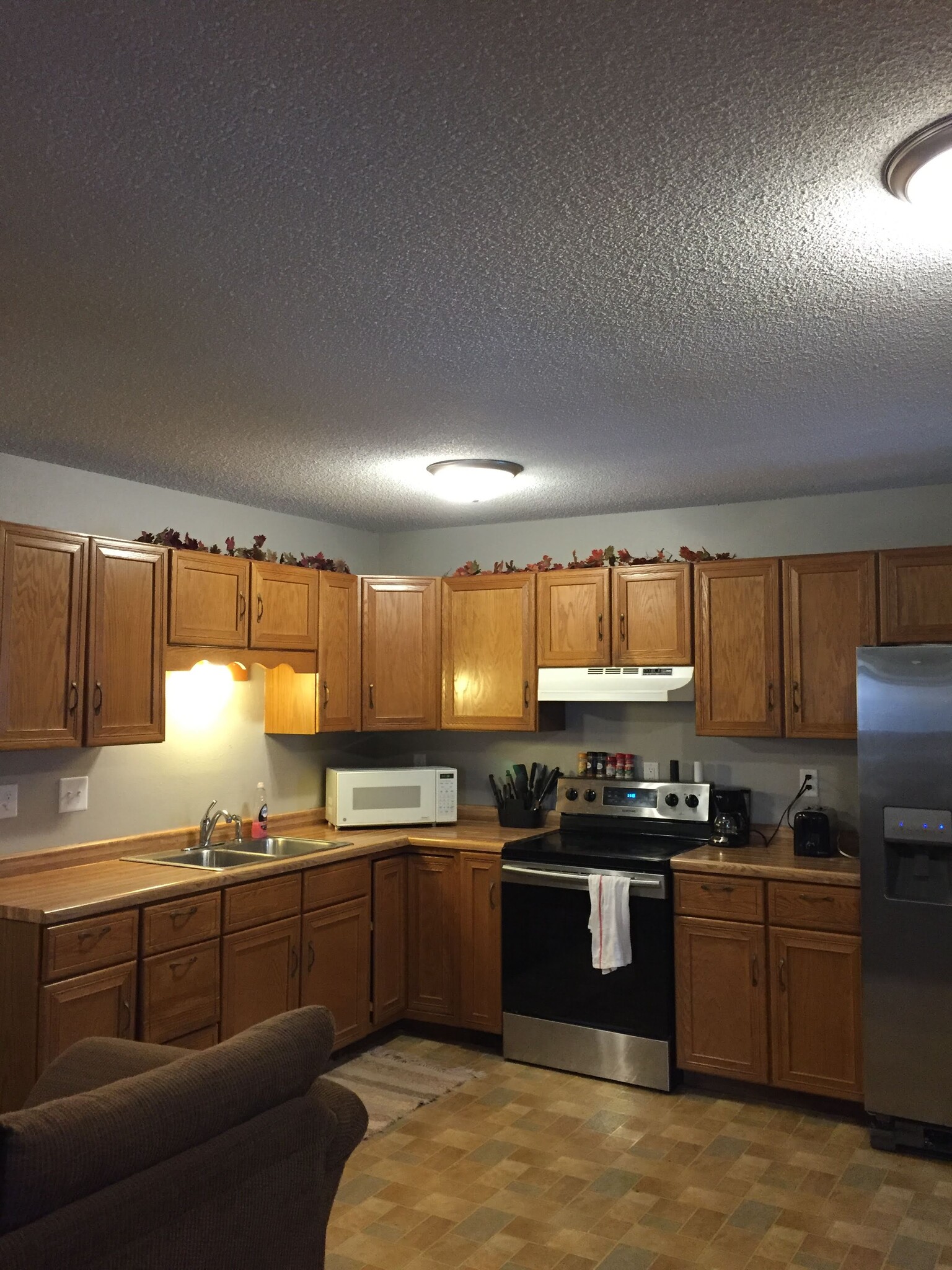 Kitchen with large side by side fridge - 1341 4th Ave S