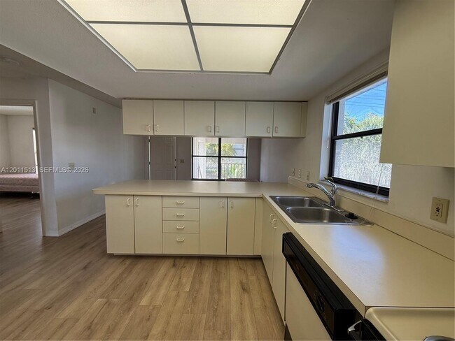 Building Photo - 123 SW 47th Terrace